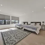 Amazing Views Rooftop Patio, Gym And Game Room